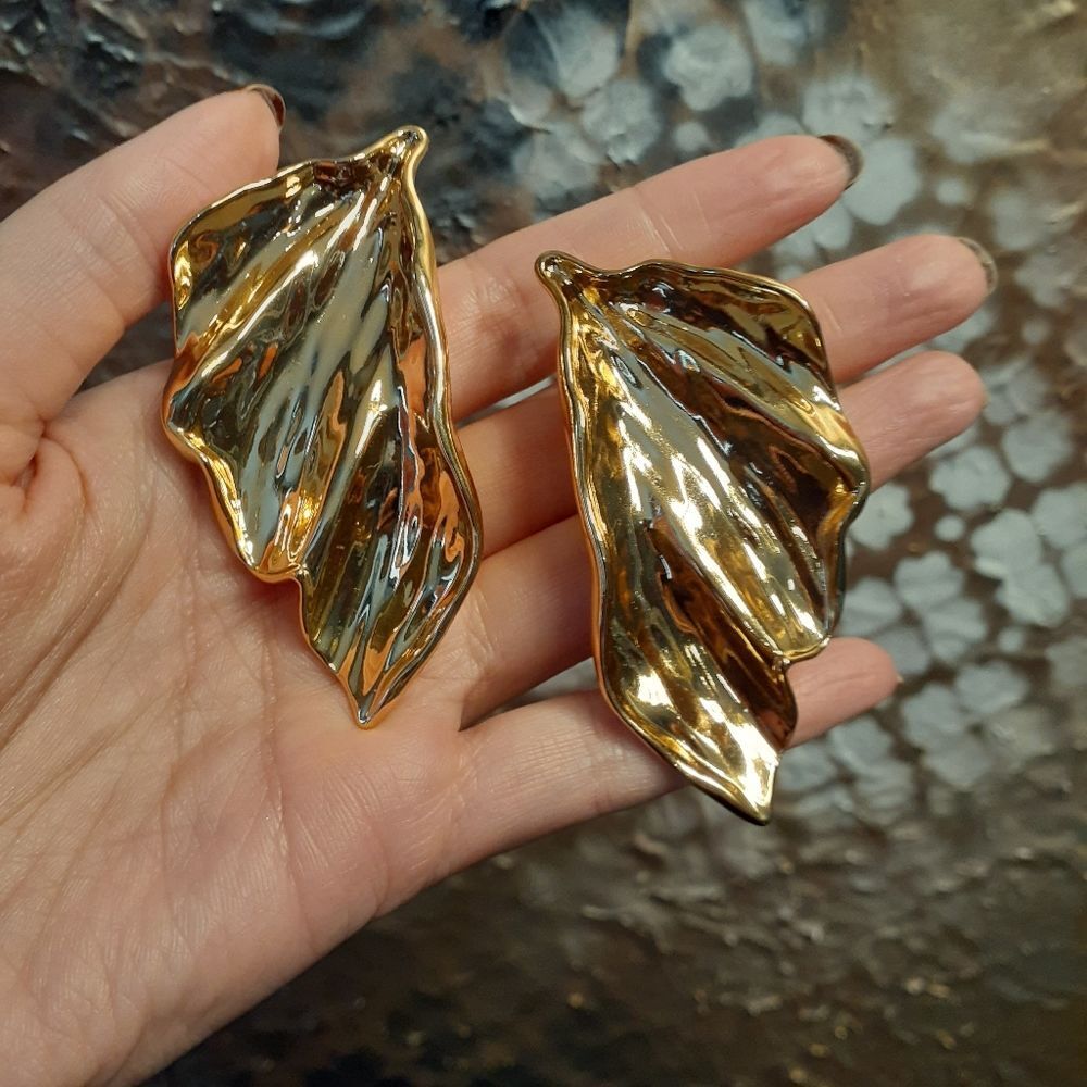 NWOT Viral Zara Goldtone Statement Earrings